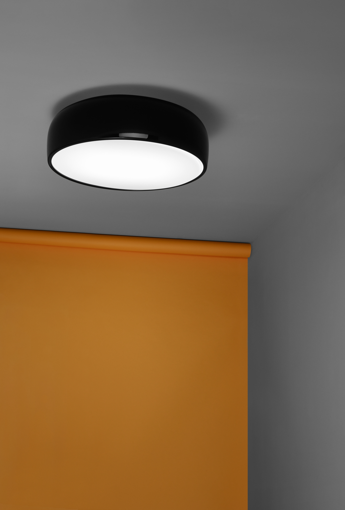 Schwarze Smithfield Deckenleuchte von Flos, moderne Innenbeleuchtung für Wohnzimmer und Esszimmer.