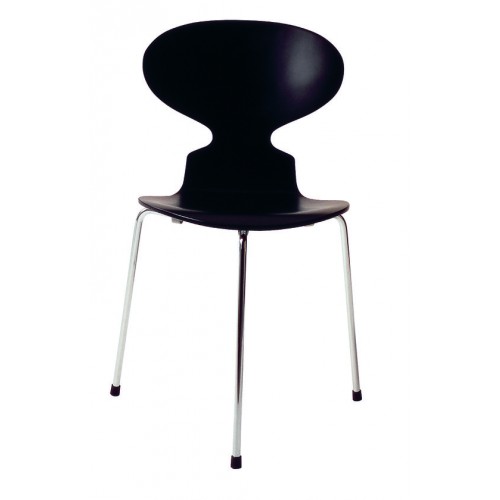 Schwarzer "Die Ameise" Stuhl von Fritz Hansen mit drei Chrombeinen, modernes Design für Esszimmer und Büro.