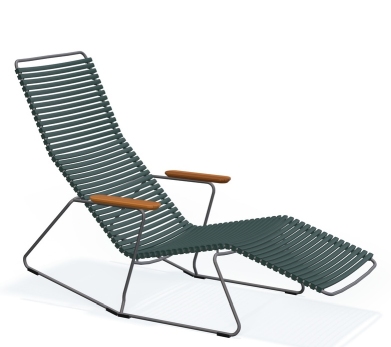 Click Sunrocker Sonnenliege von Houe, Outdoor Liege mit Armlehnen aus Holz und Stahlgestell.