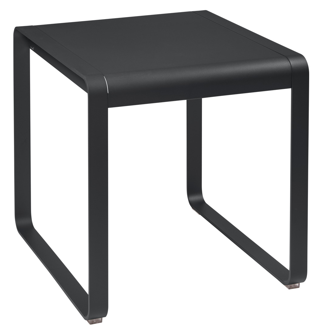 Schwarzer Bellevie Tisch von Fermob für den Außenbereich, quadratisch und modern designt.