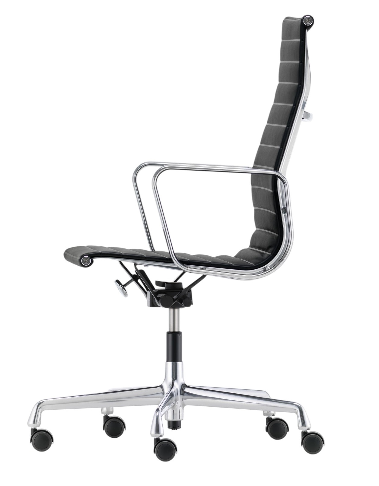 Vitra Aluminium Chair EA 119, Bürostuhl mit hoher Rückenlehne und schwarzem Lederbezug, Seitenansicht.