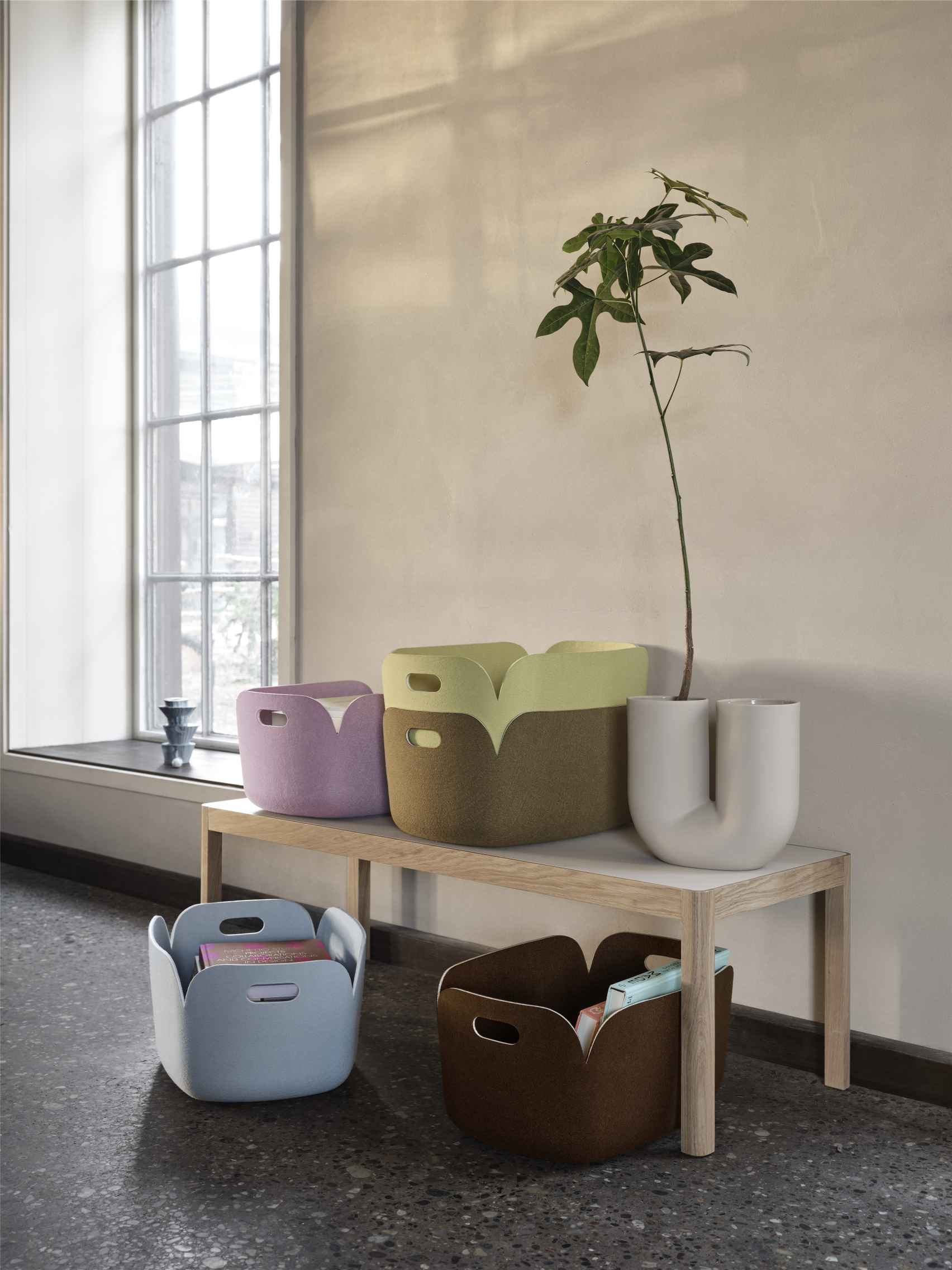Kink-vaas H 26,3 cm Muuto Dieprood