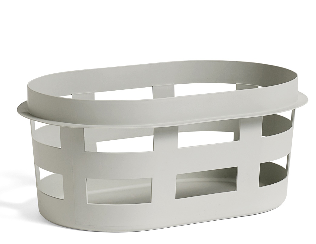 Hellgrauer Laundry Basket Wäschekorb S von Hay aus recyceltem Kunststoff, modernes Design für Bad und Schlafzimmer.