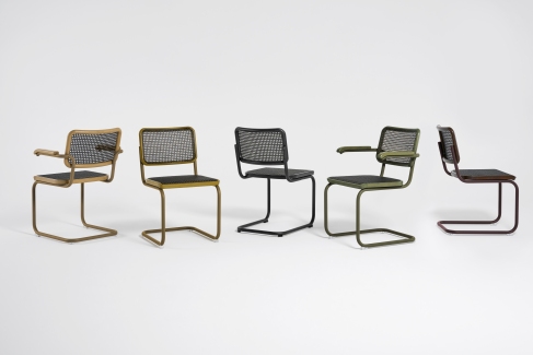 S 64 V Thonet Freischwinger Stühle in verschiedenen Farben, Stahlrohr Klassiker Design für Esszimmer und Büro.