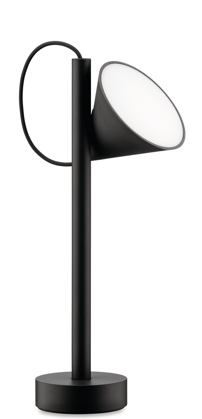 Schwarze Tsumiki Akku Leuchte von Alessi: Moderne Tischleuchte mit kegelförmigem Lampenschirm und Textilkabel.