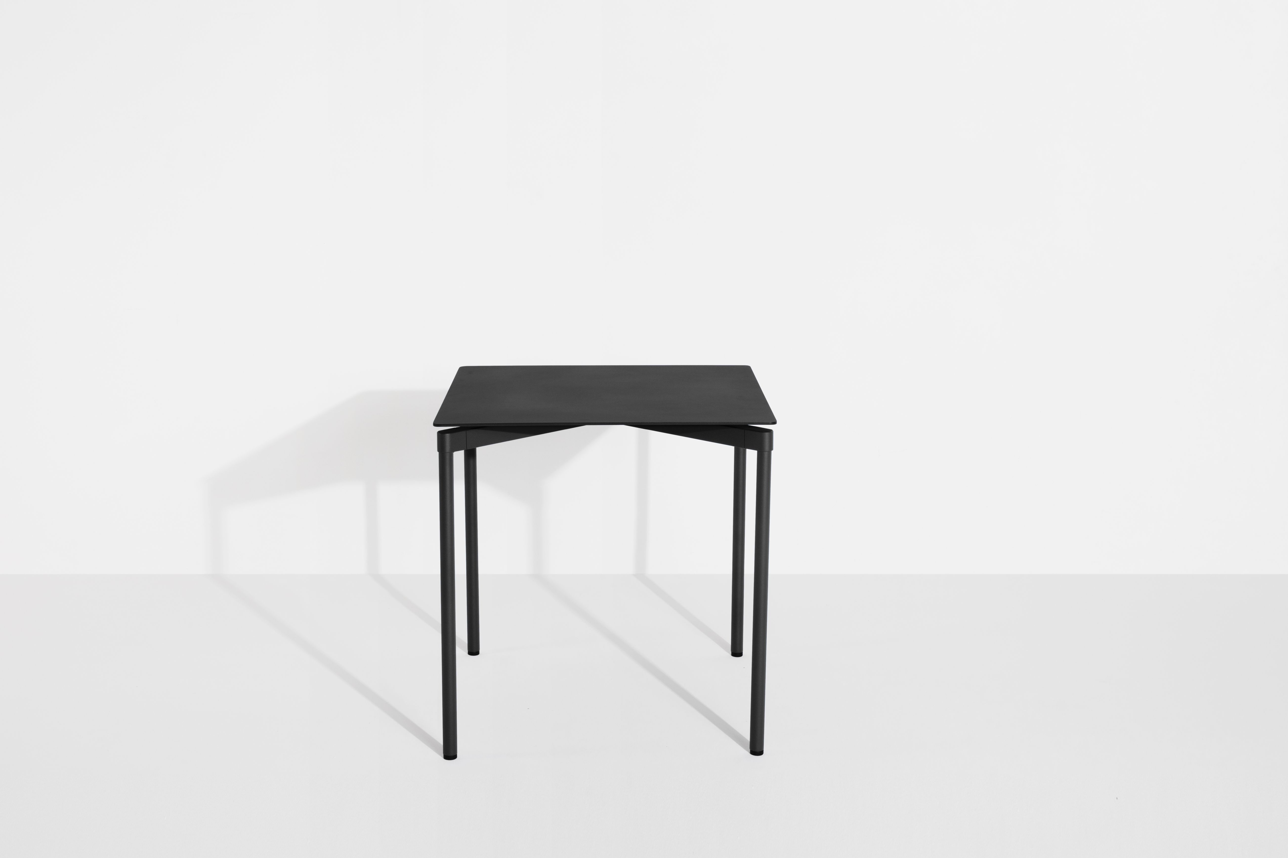 Schwarzer Fromme Esstisch Quadratisch von Petite Friture, minimalistischer Design Tisch für Esszimmer und Küche.