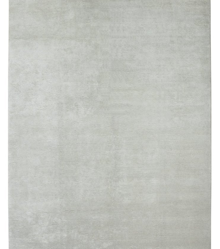 Detailaufnahme des hellgrauen D-Range Teppichs B-675 von Designercarpets mit feiner, horizontaler Textur.