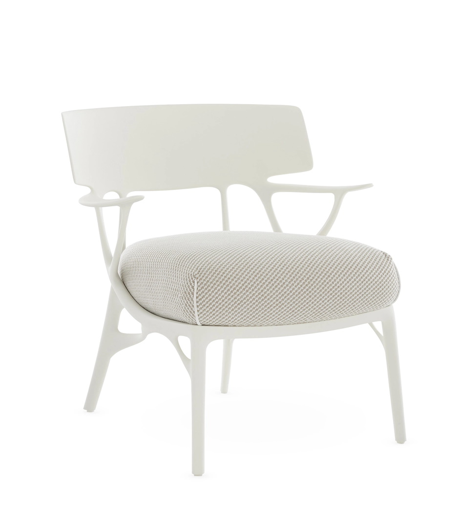 Weißer A.I. Lounge Sessel von Kartell für den Außenbereich mit gemusterter Sitzfläche. Moderner Gartenstuhl.