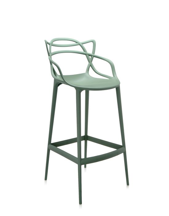 Grüner Masters Barhocker von Kartell mit geschwungenen Linien und moderner Optik für die Küchentheke.