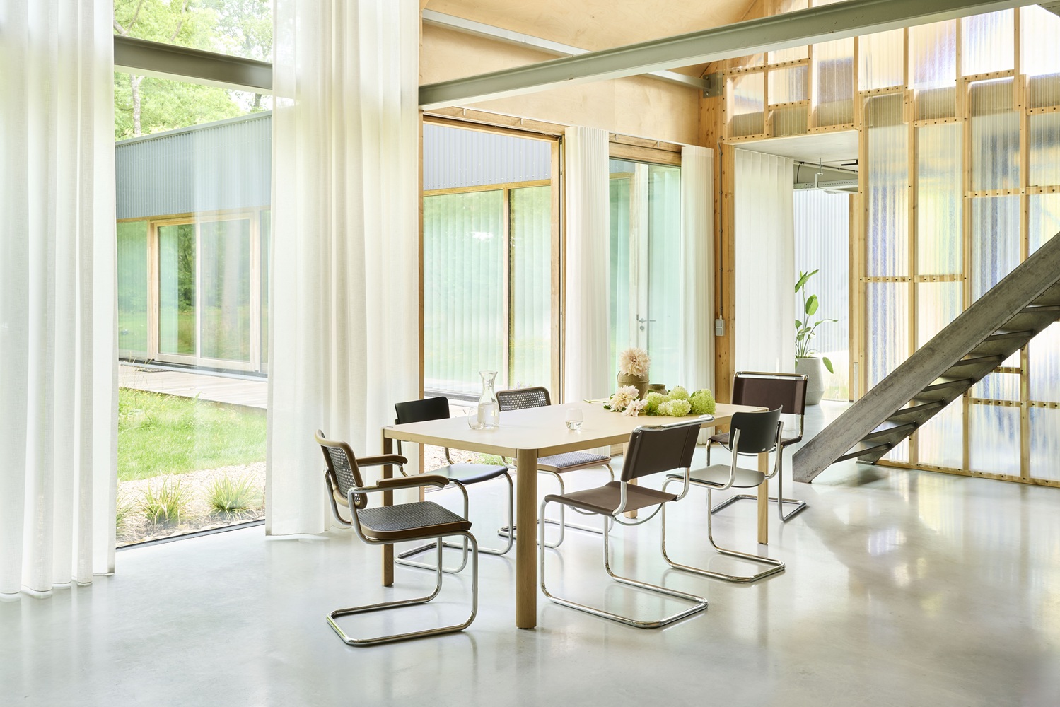 S 43 Klassieke stalen buisstoel met vrijdragende poten CHROOM/ZWART Thonet VOORKEURSCOMBINATIE