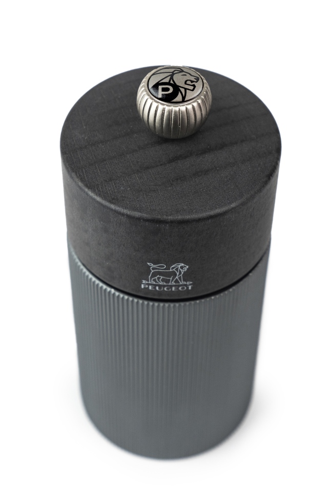 Line Pfeffermühle H 12 cm Graphit & Carbon von Peugeot, hochwertige Gewürzmühle für Küche und Tisch.