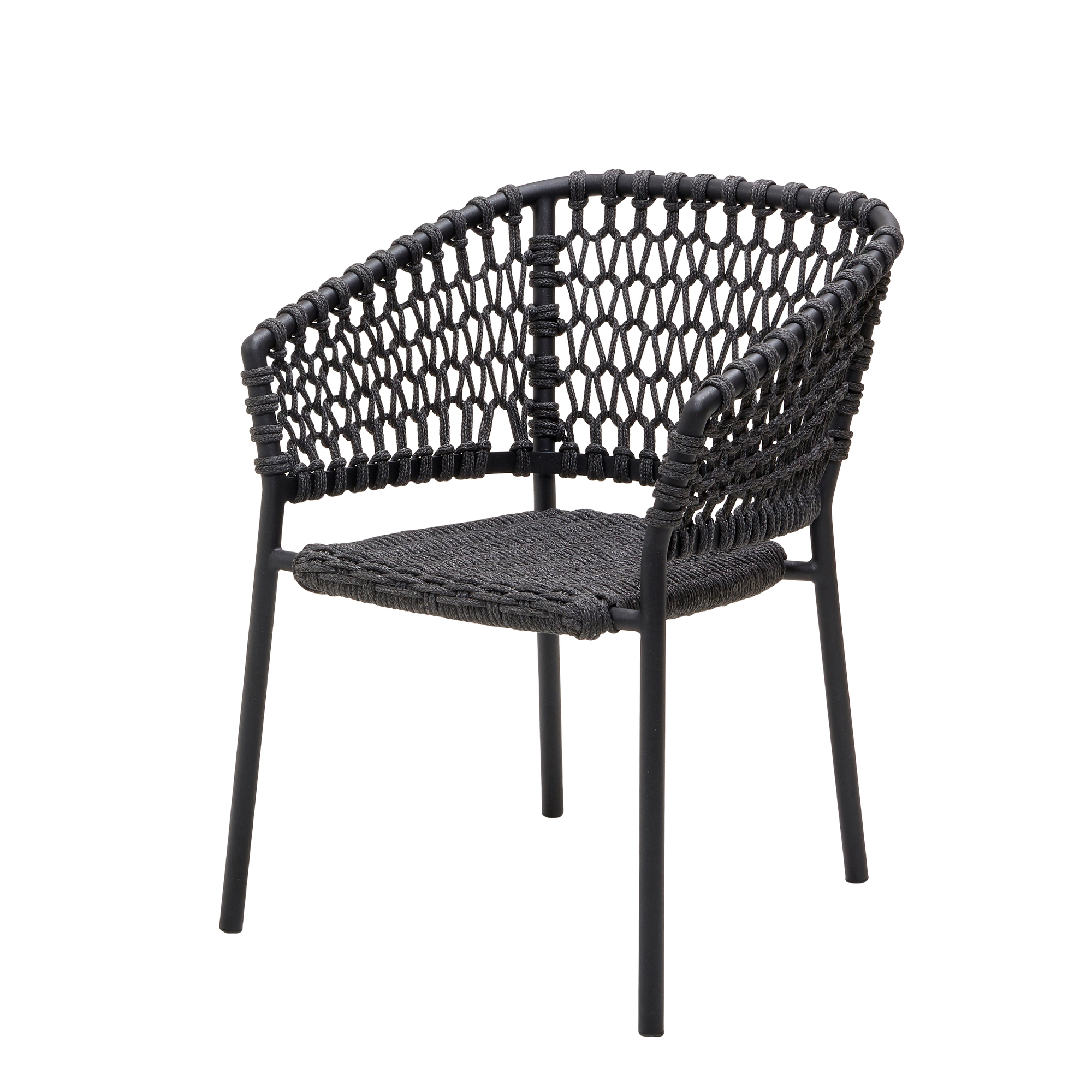 Ocean Sessel von Cane-Line, grauer Outdoor-Sessel mit geflochtenem Design und schwarzem Metallgestell.