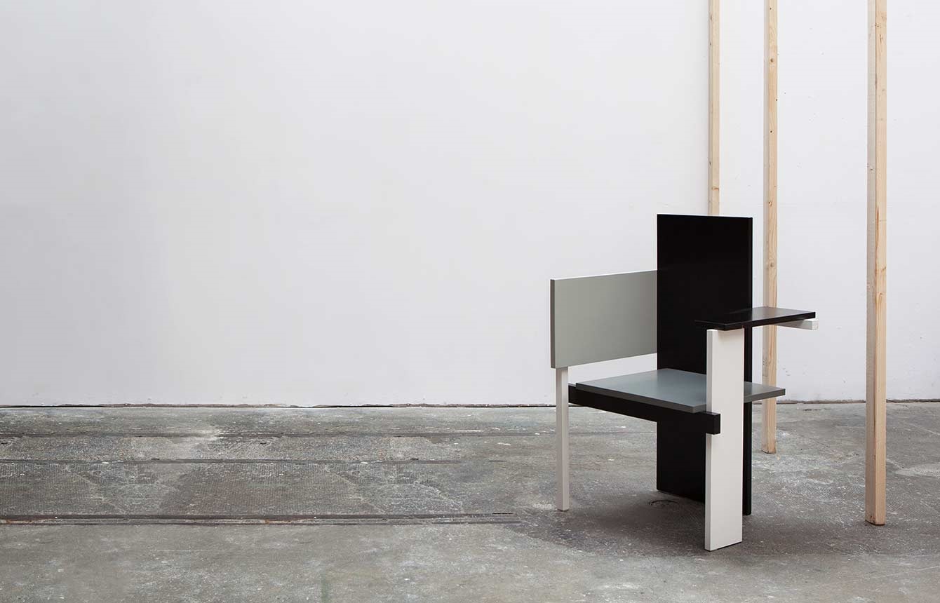 Berlin Stuhl Spectrum: Moderner Design Stuhl in Schwarz, Weiß und Grau für stilvolles Wohnen.