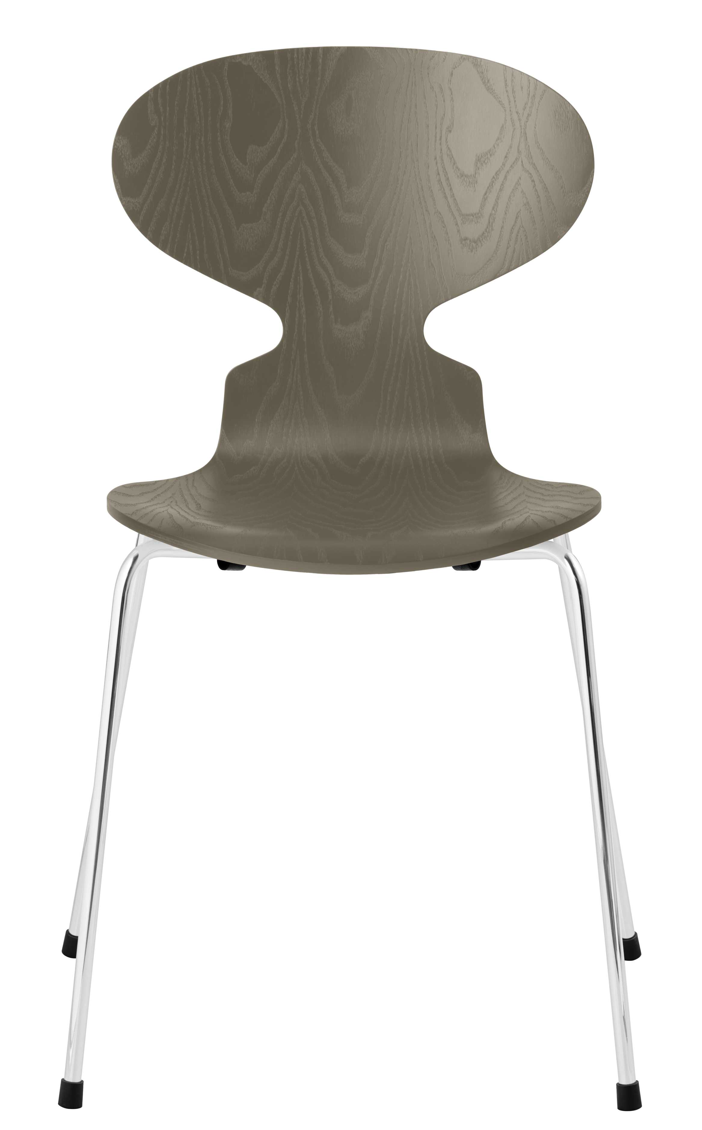 Die Ameise Stuhl von Fritz Hansen mit brauner Sitzschale und verchromtem 4-Bein Gestell.
