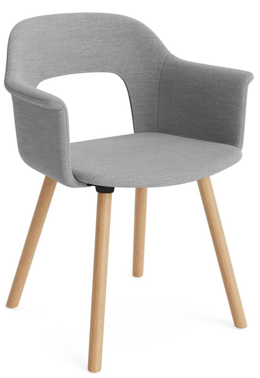 Layout Armchair 224 Armlehnstuhl von Hay, grauer Stoffbezug und helle Holzbeine, modernes Design.