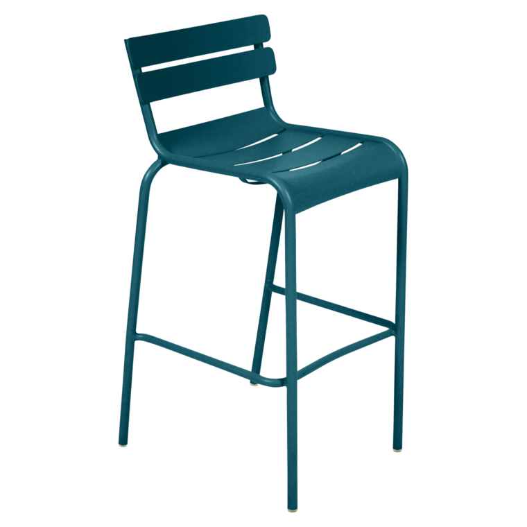 Blauer Fermob Luxembourg Barhocker für den Außenbereich, ideal für Garten, Terrasse und Balkon.