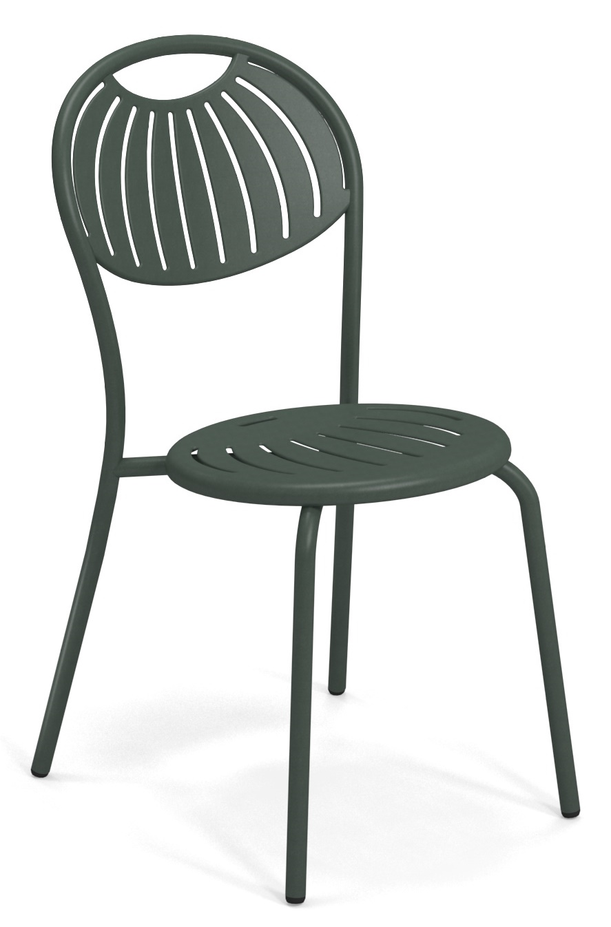 Coupole Stuhl Outdoor Emu, grüner Metallstuhl mit rundem Sitz und Rückenlehne mit Schlitzmuster.