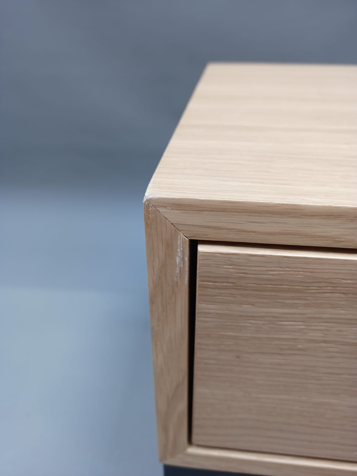 Dina bijzettafel NATUUR EIK Jan Kurtz EXEMPLAAR MET GEBREKEN 