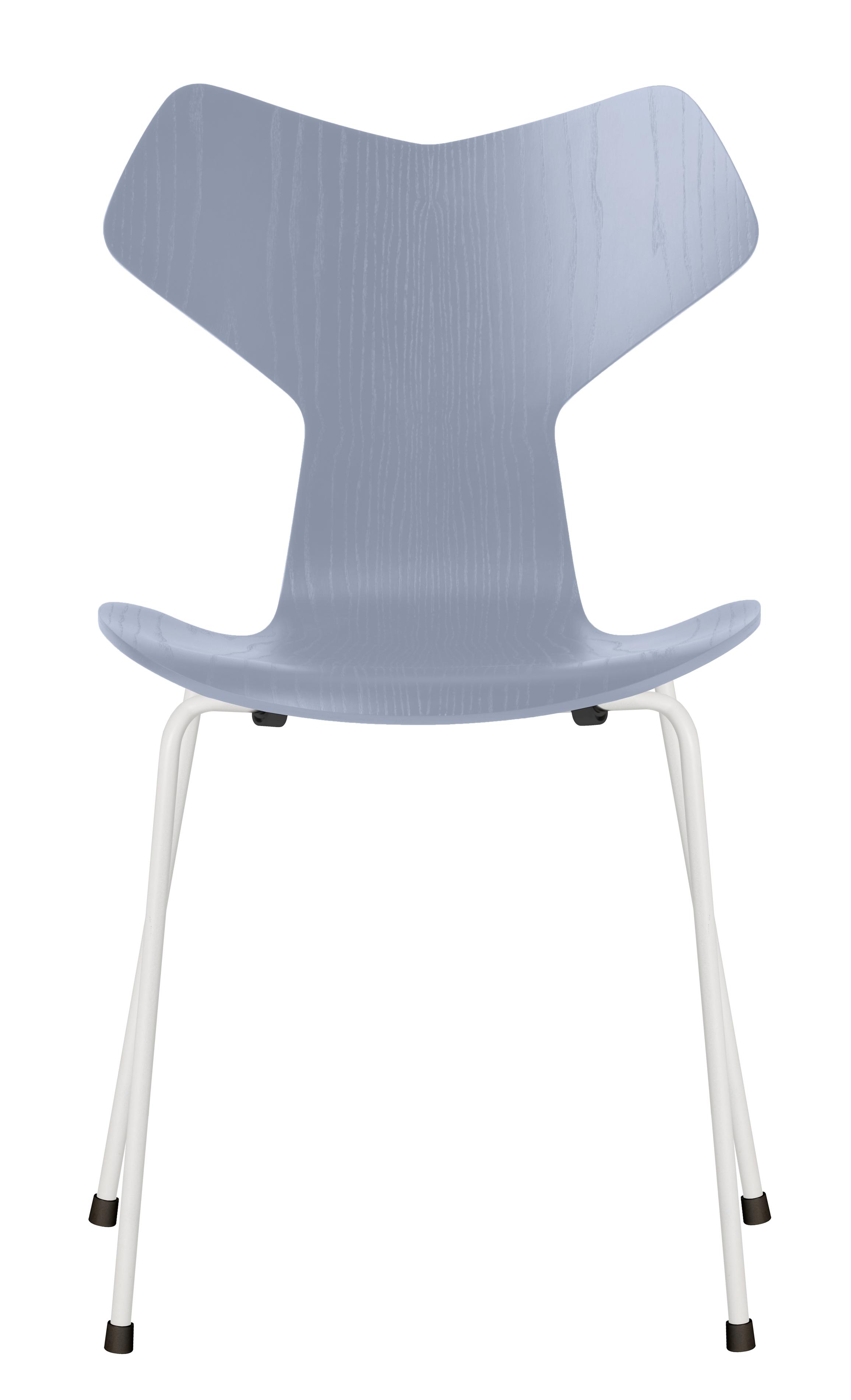 Fritz Hansen Grand Prix Stuhl in Hellblau mit weißen Beinen, modernes Design für Esszimmer und Büro.
