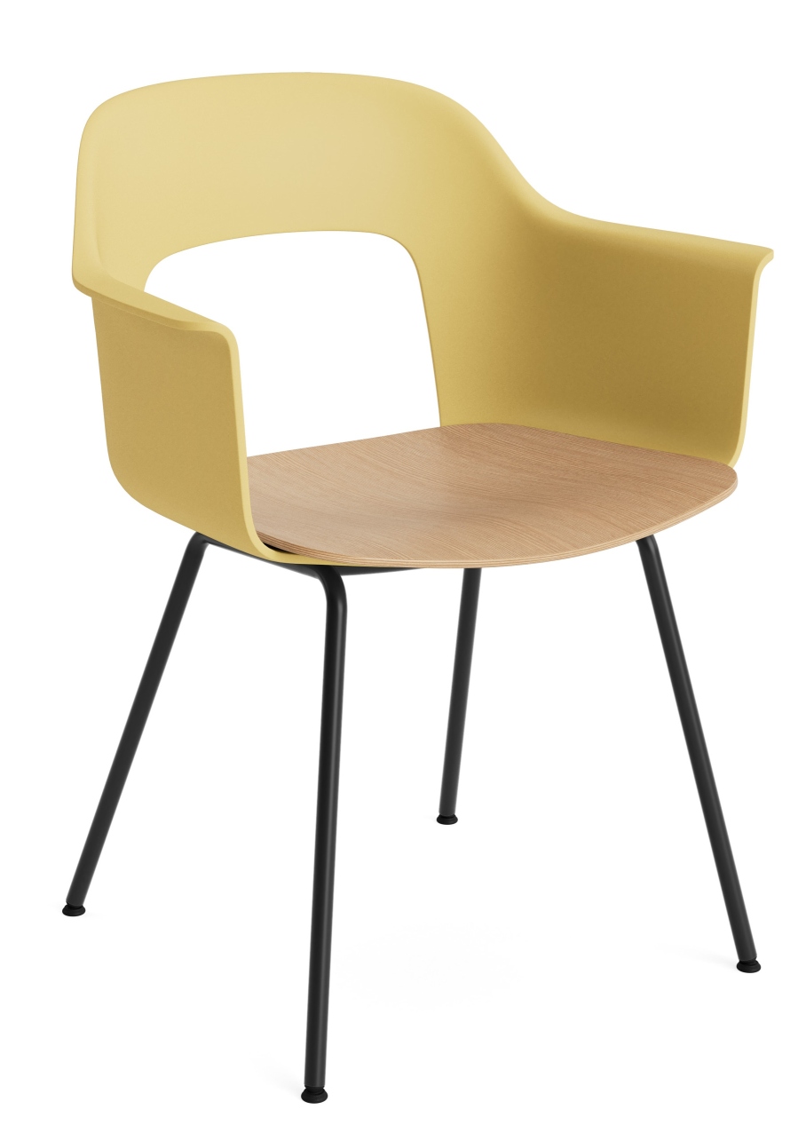 Layout Armchair 212 Armlehnstuhl von Hay in Gelb mit Sitzfläche aus Holz und schwarzem Metallgestell.