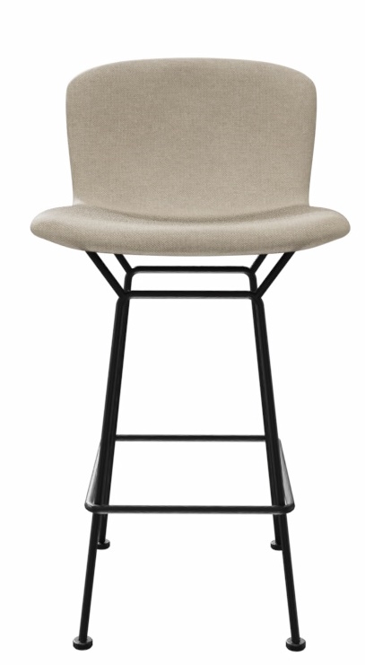 Bertoia Barhocker von Knoll International mit beigem Sitzpolster und schwarzem Metallgestell, Frontansicht.