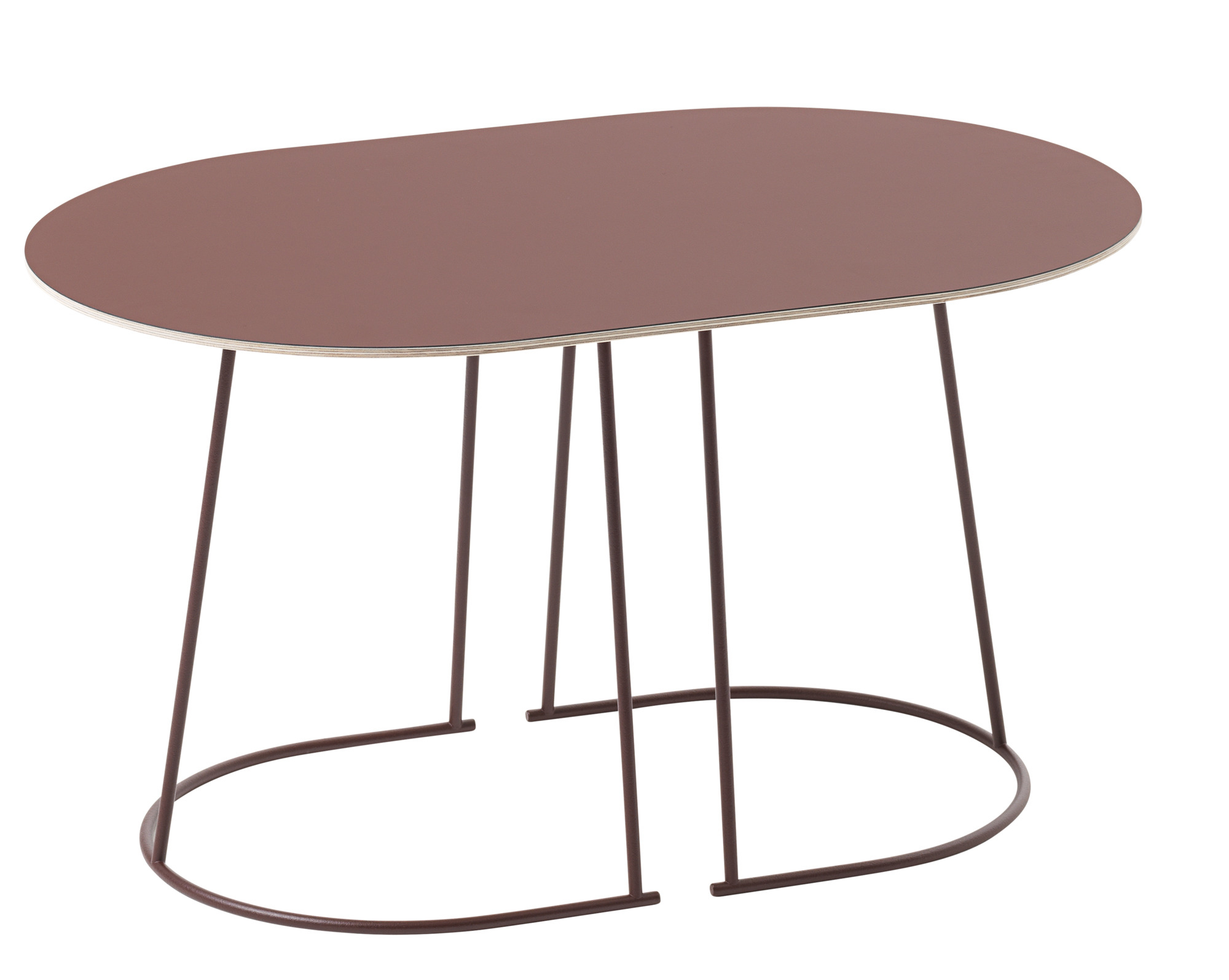Brauner Muuto Airy Coffee Table Small mit ovaler Tischplatte und filigranem Metallgestell.