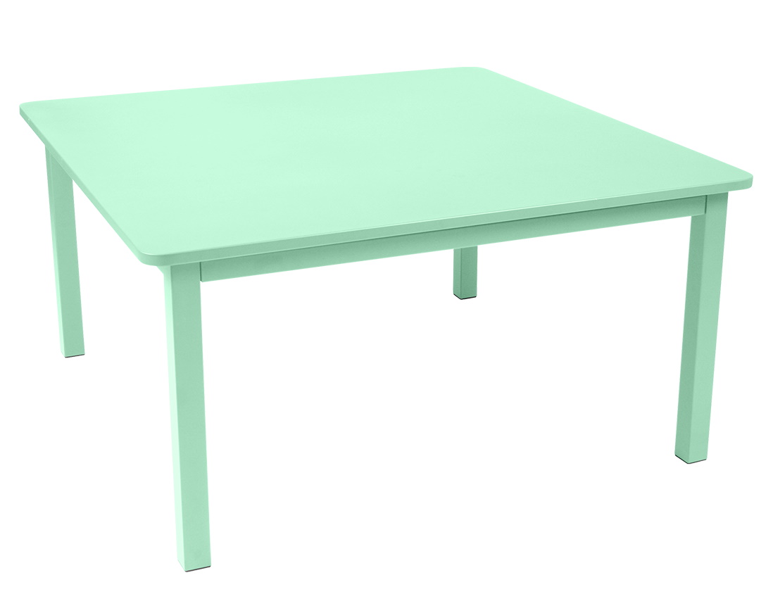 Mintgrüner Craft Tisch von Fermob für den Außenbereich, quadratisch und modern, ideal für Garten und Terrasse.