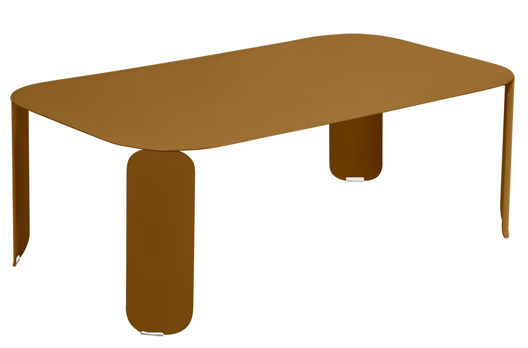 Bebop Low Table von Fermob, ein moderner, rechteckiger Outdoor-Tisch in Kupferbraun, ideal für Garten und Terrasse.
