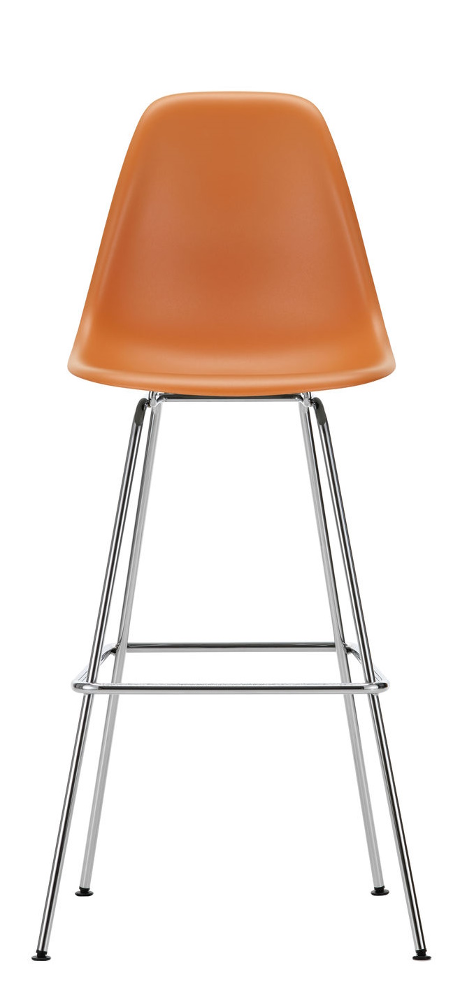 Vitra Eames Barhocker in Orange mit verchromtem Gestell, moderner Hocker für Küche oder Bar.