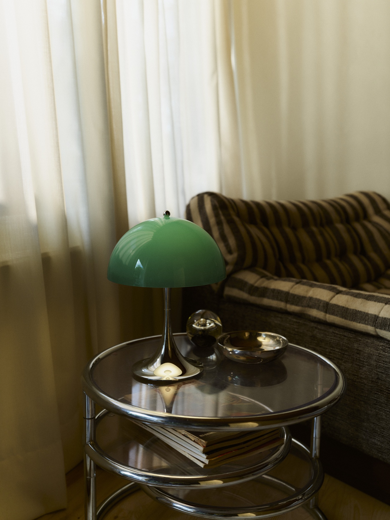 Panthella Originals 250 draagbare verlichting met oplaadbare batterij / tafellamp van Louis Poulsen