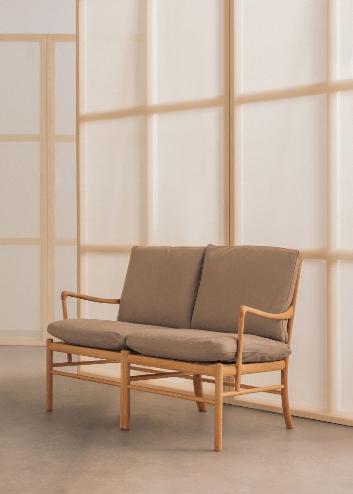 OW149-2 Colonial tweezitsbank van Carl Hansen & Søn