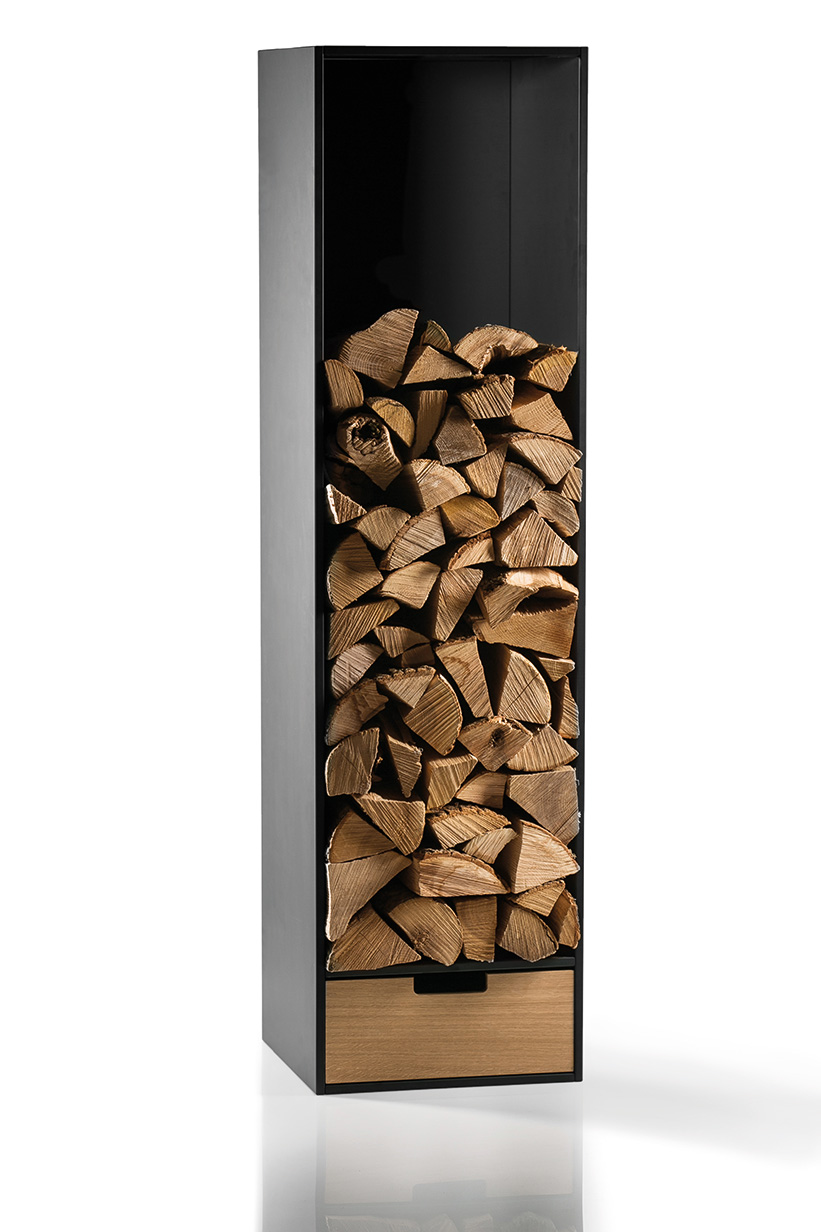 Covo Brennholzregal von Conmoto, gefüllt mit Holz, mit Schublade, für Kaminholz Lagerung.