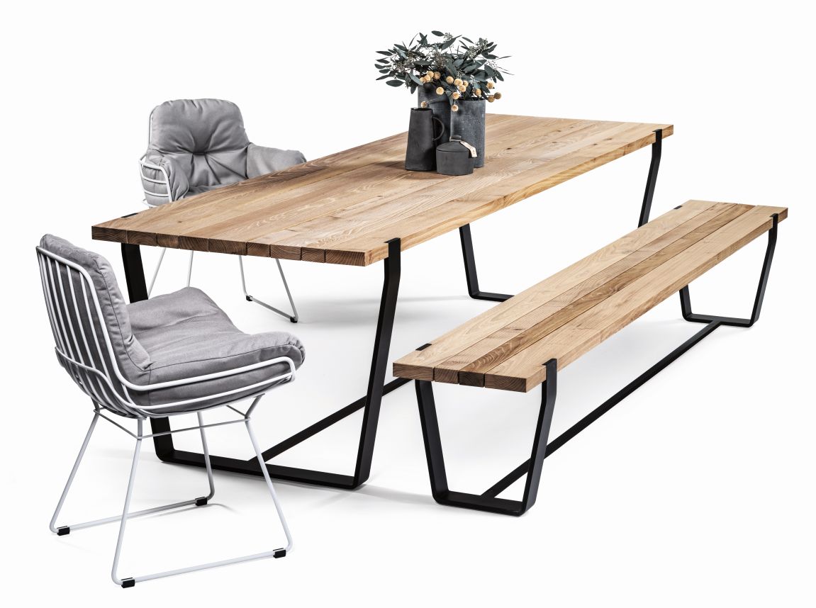 BB 11 Clamp Outdoor Tisch von Janua aus Akazie mit Bank und Stühlen.