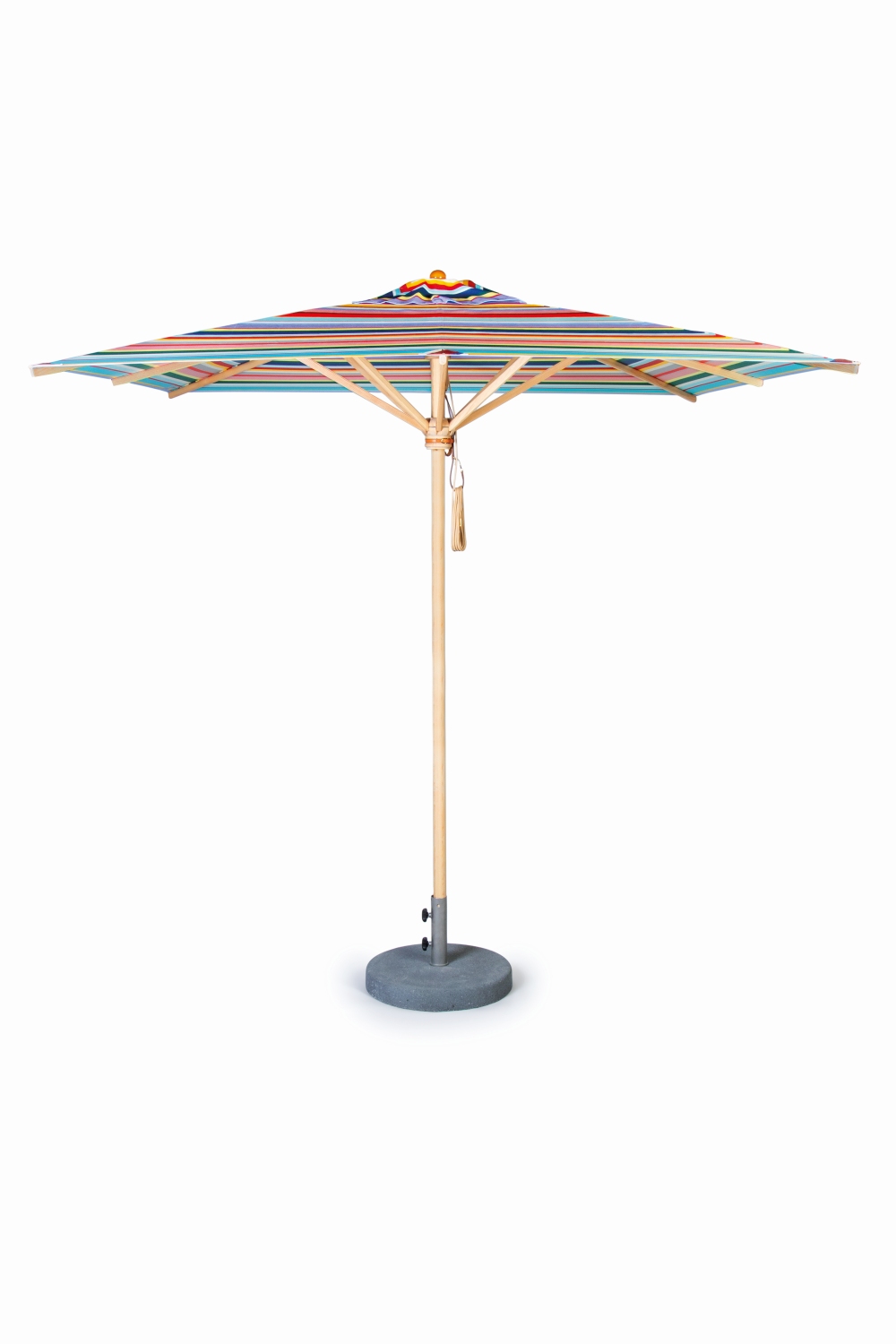 Weishäupl Sonnenschirm Klassiker mit bunt gestreiftem Stoffbezug, Holzgestell und grauem Betonsockel für Garten und Terrasse.