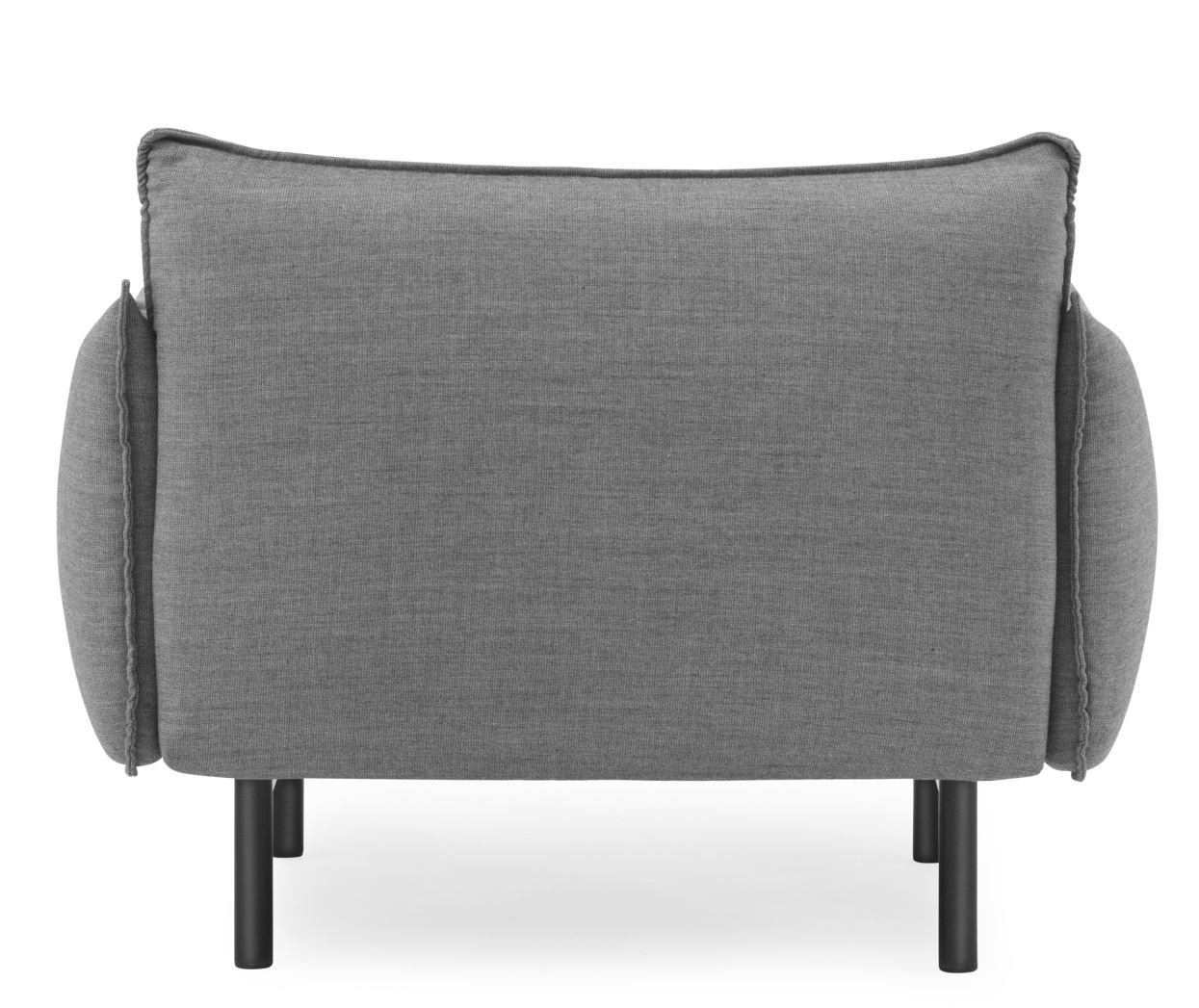 Rückansicht des grauen Ark Lounge Sessels von Normann Copenhagen mit schwarzen Füßen.