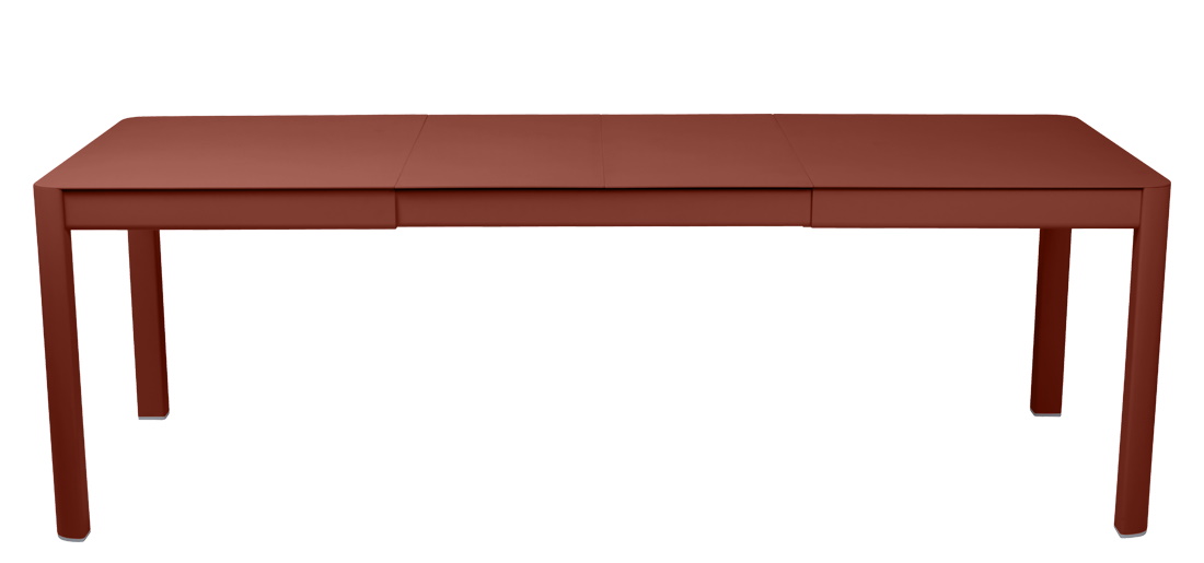 Ribambelle Tisch von Fermob, ein ausziehbarer Outdoor-Tisch aus Metall in roter Farbe.