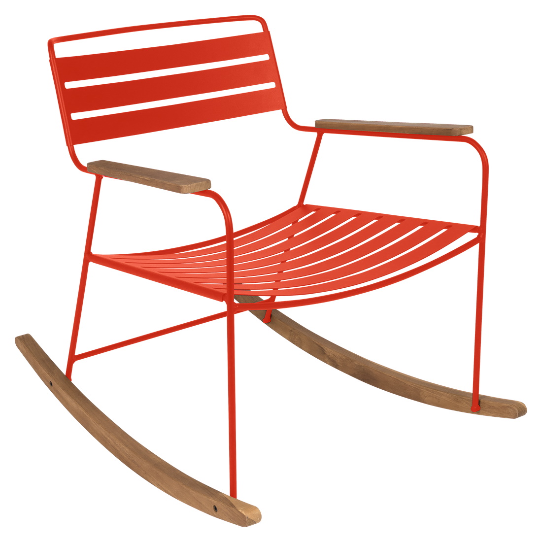 Roter Fermob Schaukelstuhl "Surprising" für den Garten oder die Terrasse mit Armlehnen aus Holz.