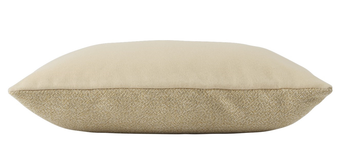 Nahaufnahme des Muuto Mingle Cushion Kissens in Beige, Textil-Kissen für Sofa oder Bett.