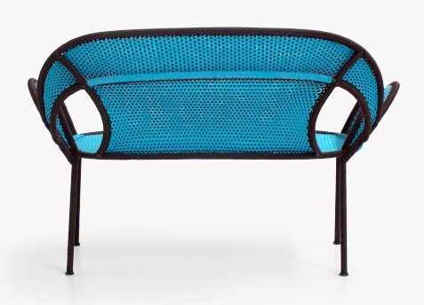 Türkis-braune Banjooli Bank von Moroso: Design Gartenbank für den Außenbereich.