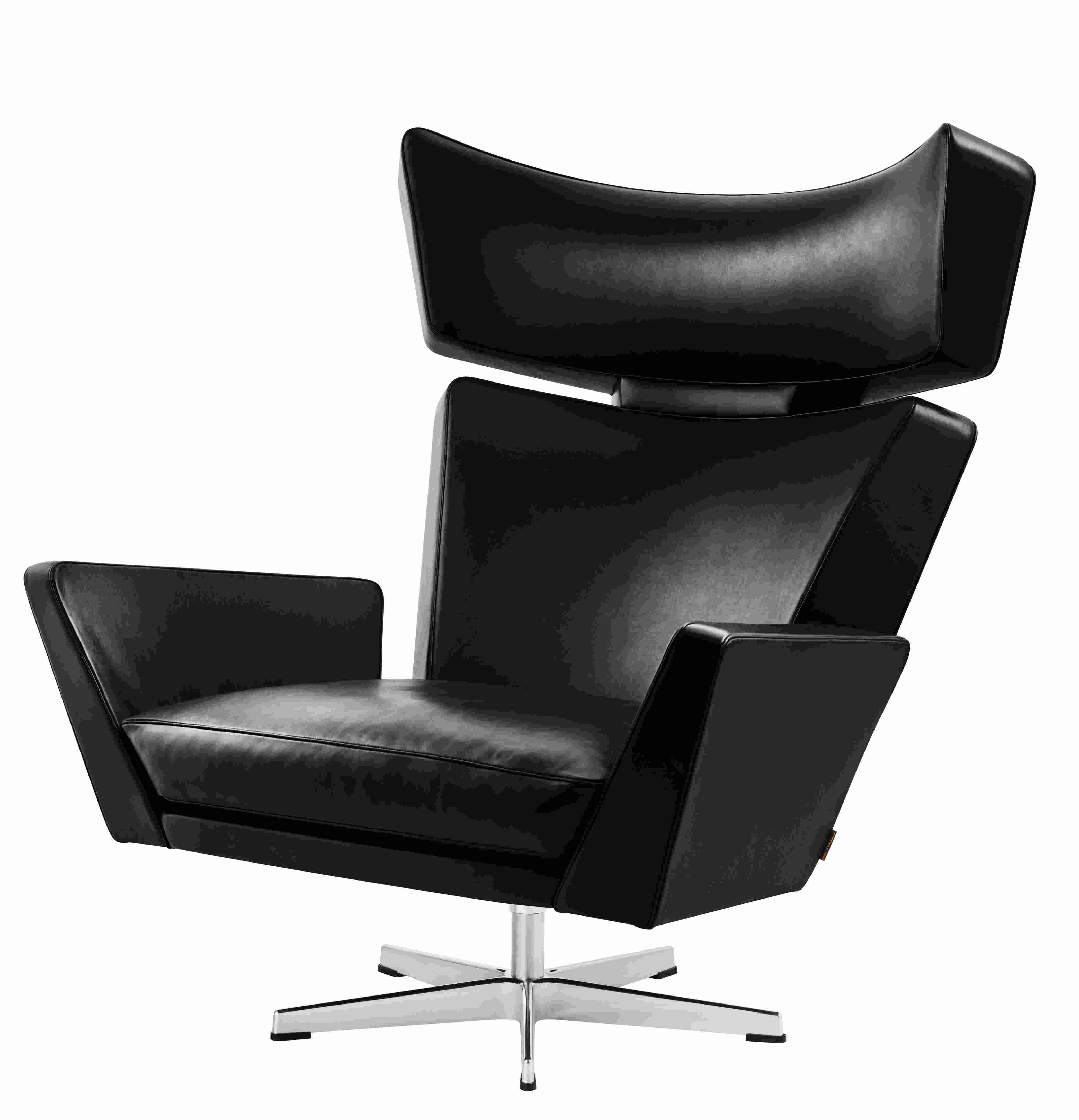 Schwarzer Oksen Sessel von Fritz Hansen mit hohem Rücken und Chromfußkreuz. Designklassiker.