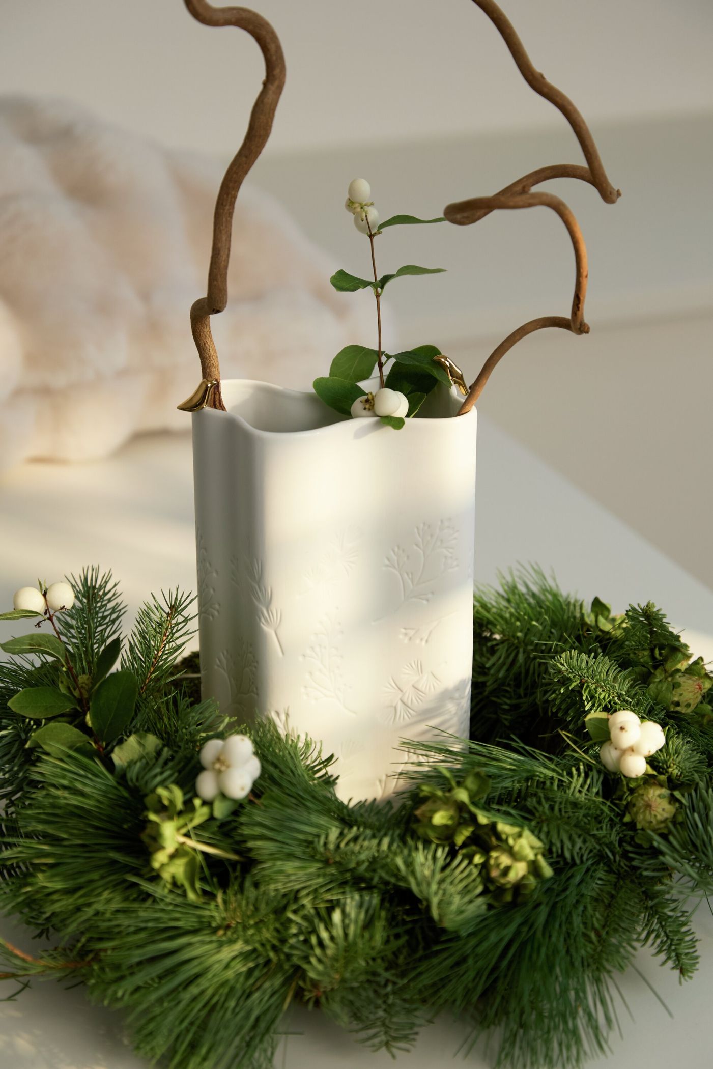 Wintermagie vaas met gouden vogelwielen