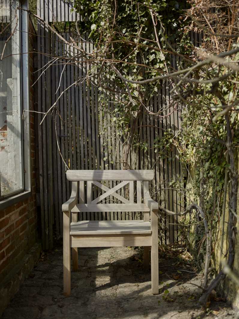 Drachmann Stuhl von Skagerak by Fritz Hansen aus Teakholz für den Garten.