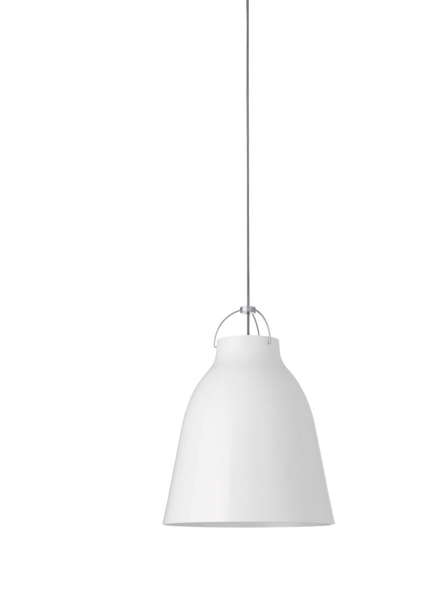Weiße Caravaggio Pendelleuchte von Fritz Hansen, modernes Design für Wohnzimmer und Esszimmer.
