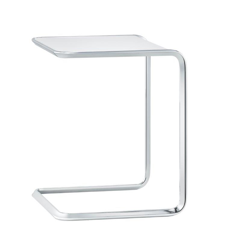 Tecta K3 Beistelltisch mit weißer Tischplatte und verchromtem Stahlrohrgestell. Moderner Designklassiker.