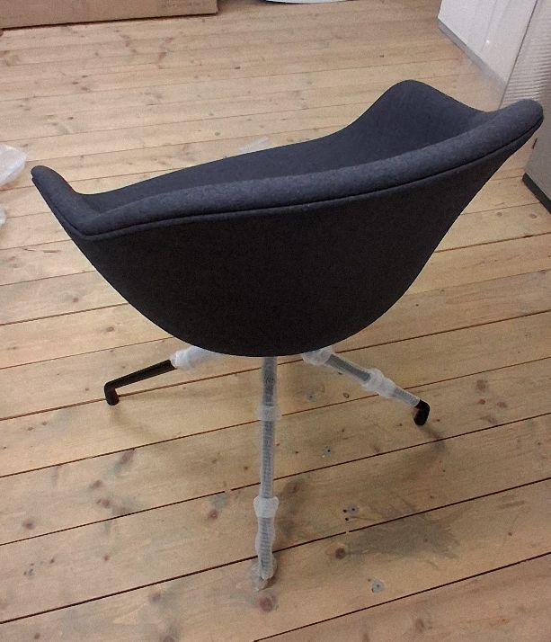 About A Chair AAC221 / AAC 221 / Zachte stoel met draaibare voet / REMIX 286 Hay EXEMPLAAR MET GEBREKEN
