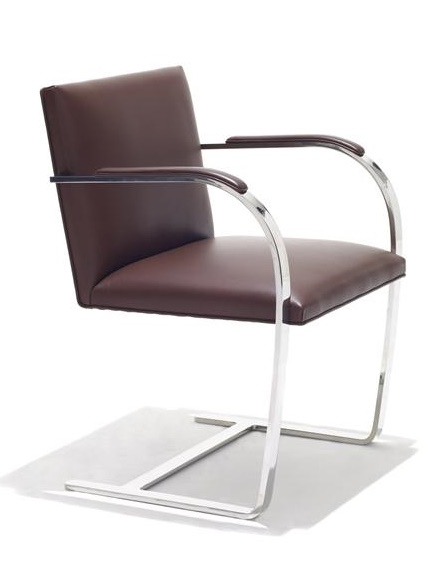 Brno Stuhl von Knoll International mit braunem Lederbezug und verchromtem Flachstahl Gestell.