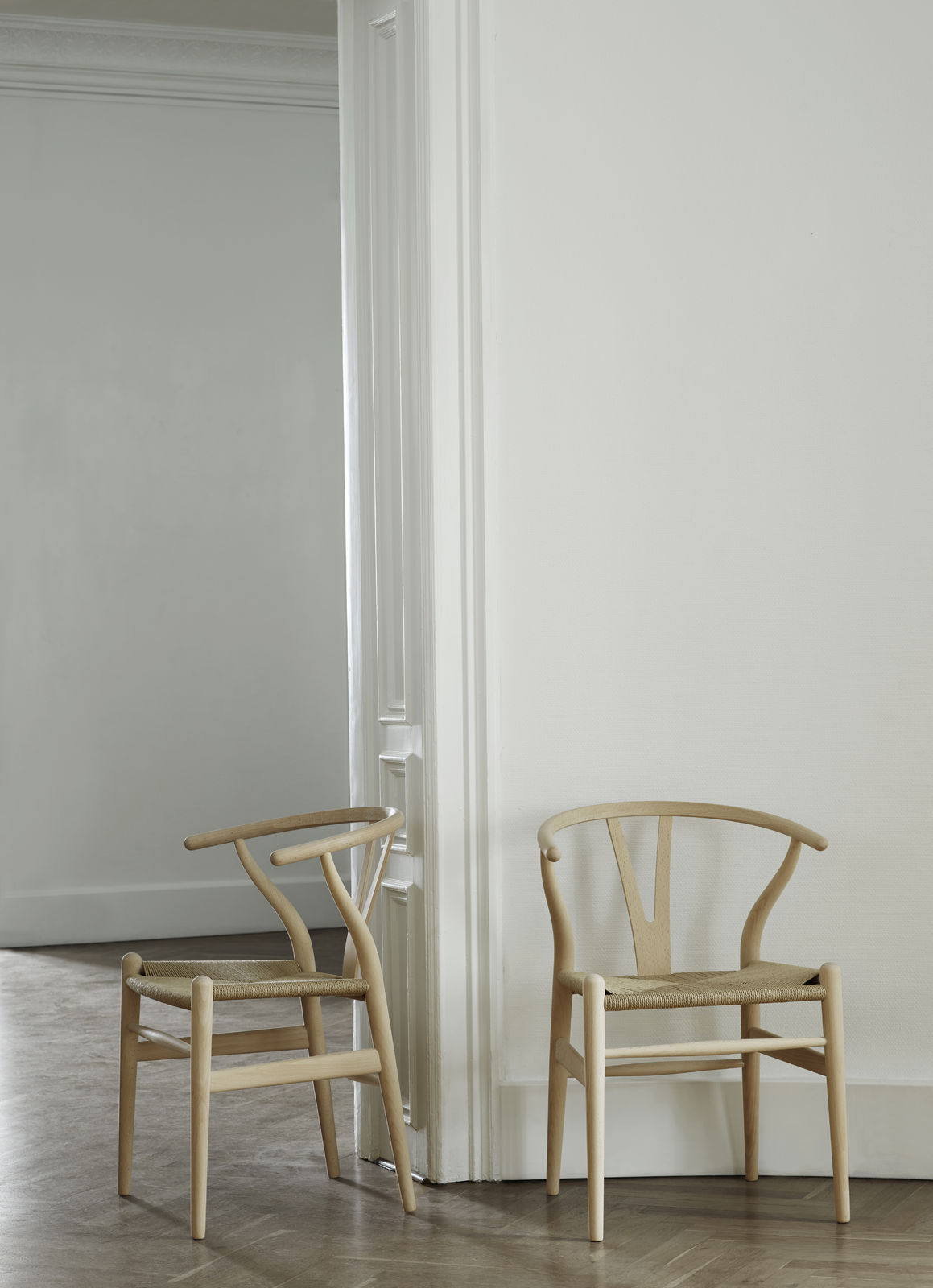 Zwei CH24 Wishbone Stühle aus geölter Buche von Carl Hansen & Søn.