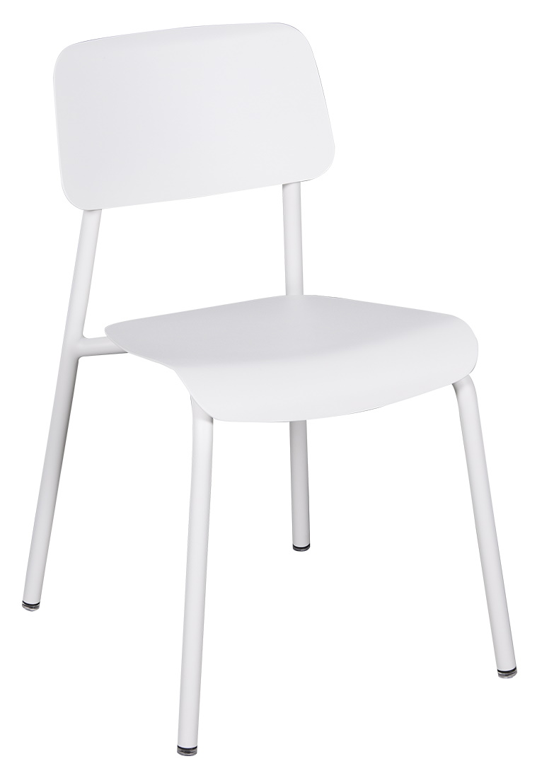 Weißer Studie Chair Stuhl von Fermob für den Außenbereich, minimalistisches Design mit Rückenlehne und vier Beinen.