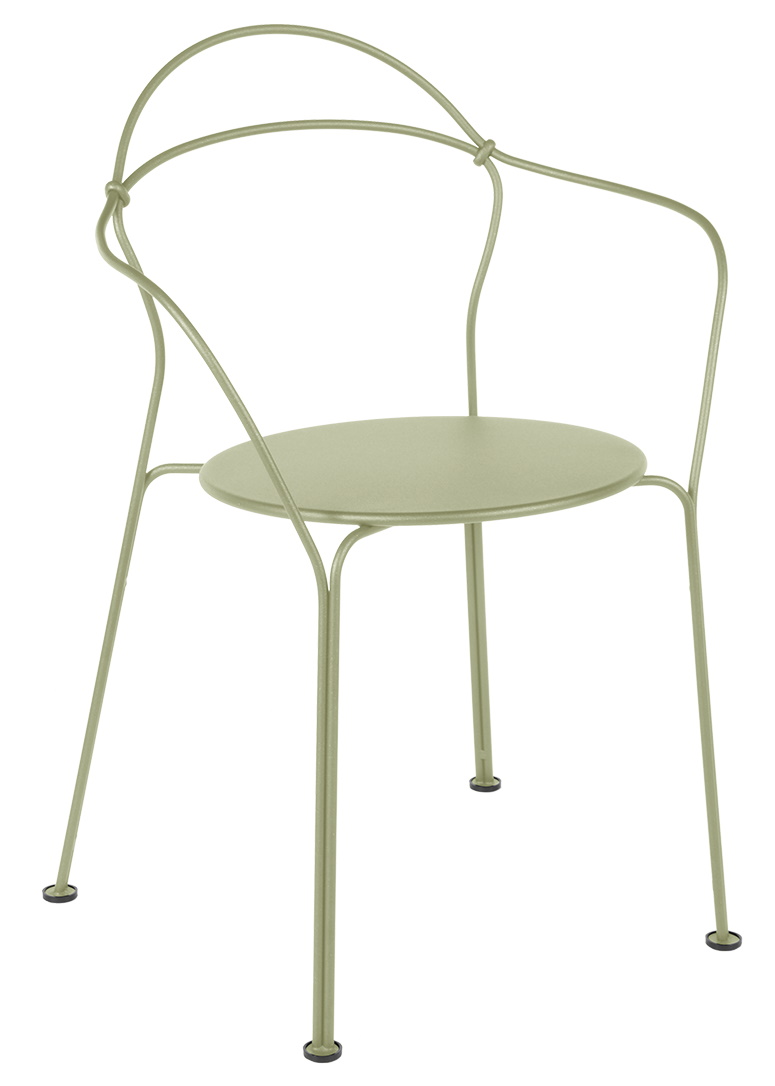 Airloop Bridge Sessel von Fermob, ein moderner Outdoor-Sessel aus grün lackiertem Metall.