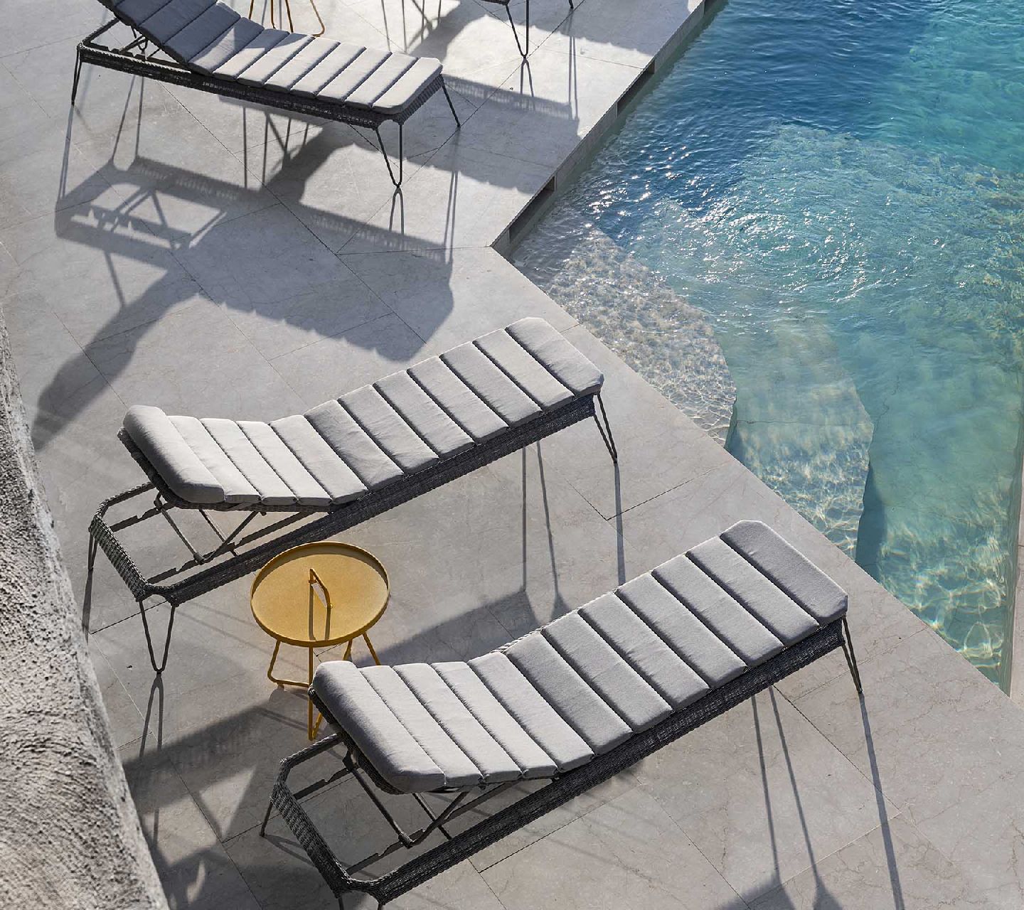 Breeze Outdoor ligstoel van Cane-Line